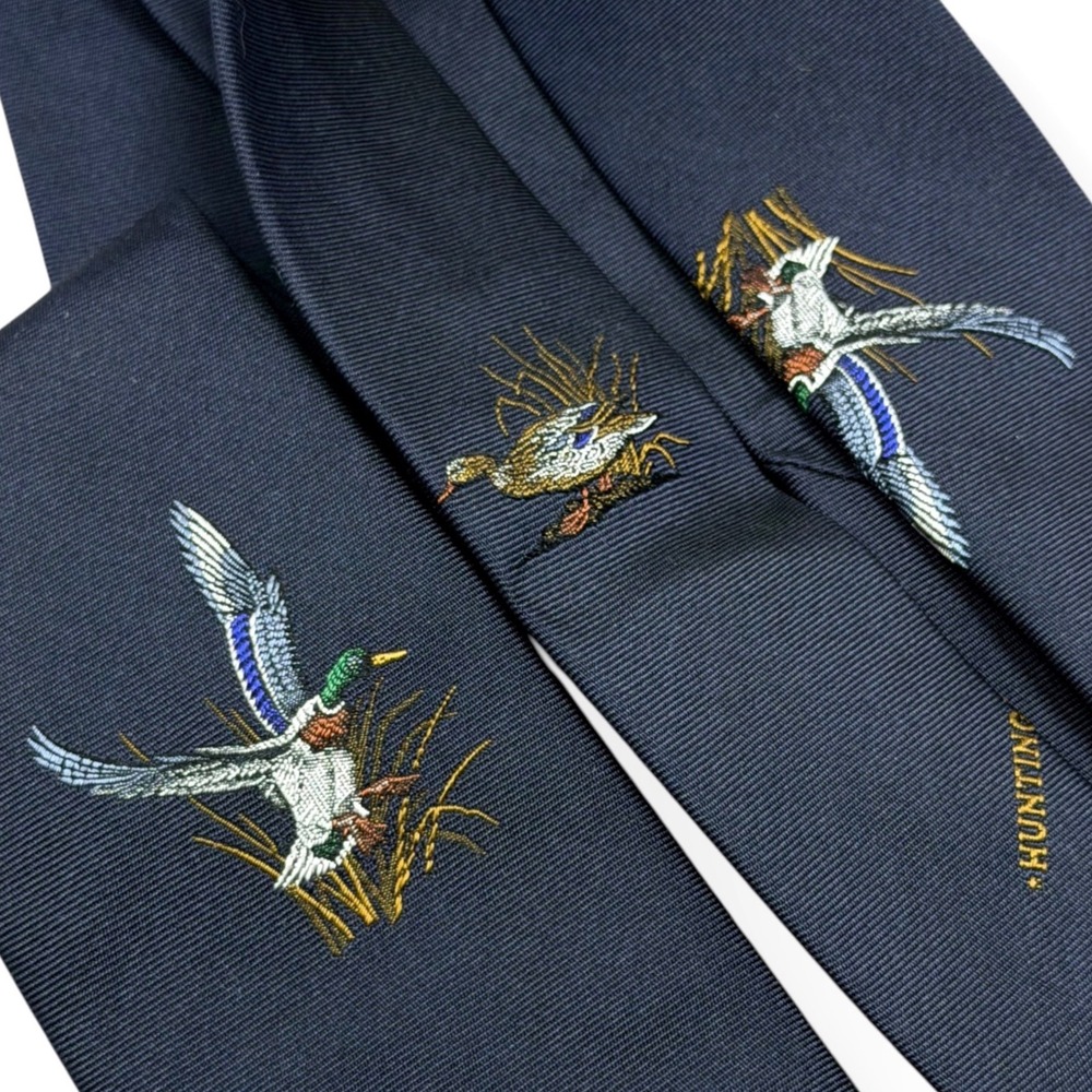 VTG 80s Hunting World Tie Mallards Navy Blue Silk Embroidered Ducks and Logo